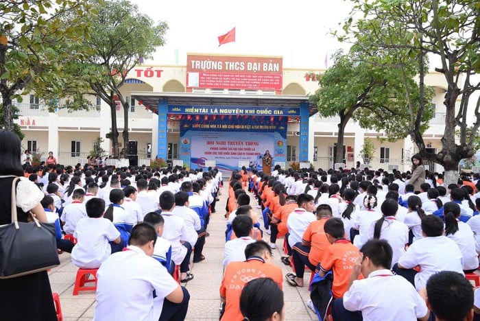 Nâng cao nhận thức, xây dựng trường học không khói thuốc tại Trường THCS Đại Bản- Ảnh 1.