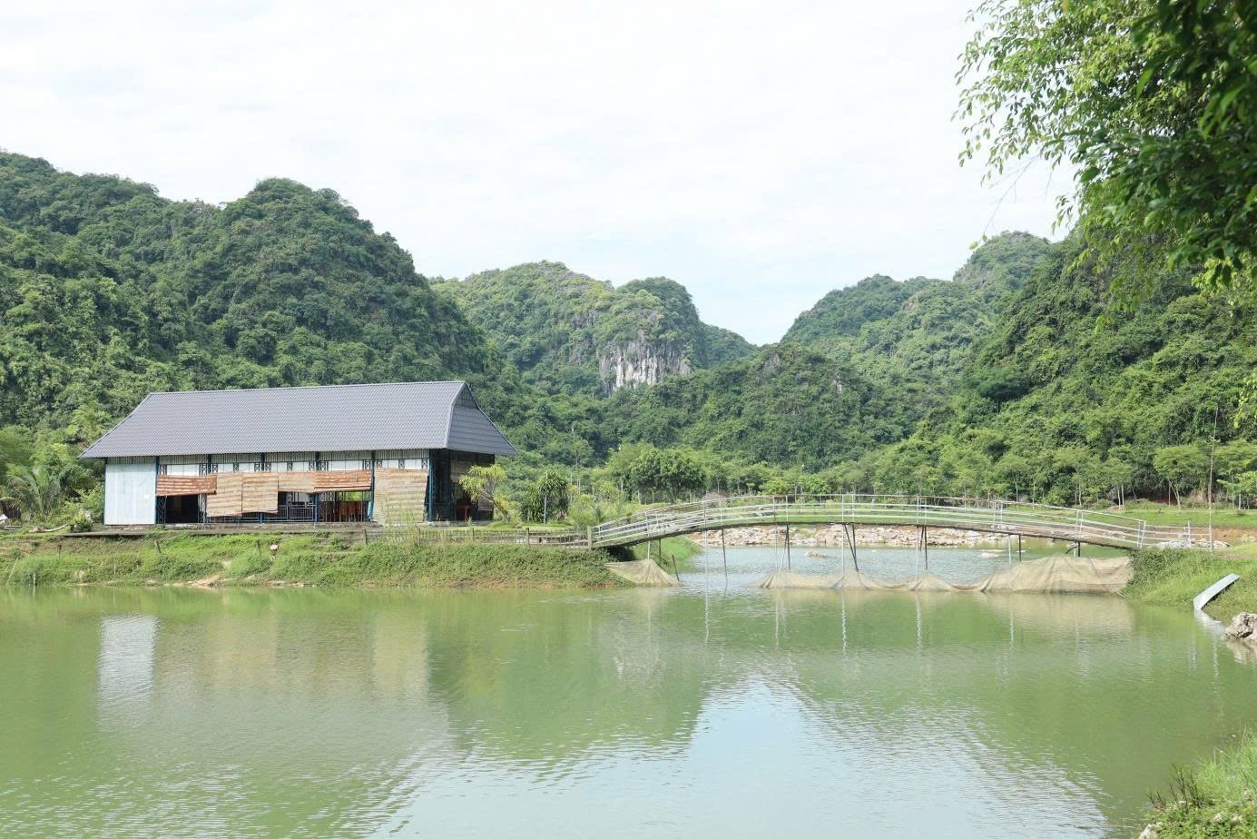 Khu du lịch trải nghiệm kết hợp mô hình nuôi dê của ông Trịnh Văn Đàm: Ảnh: Hà Trang.