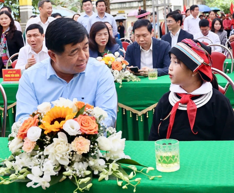 Phó Thủ tướng Nguyễn Chí Dũng dự Lễ Khởi công xây trường học tại xã biên giới tỉnh Tuyên Quang- Ảnh 2.