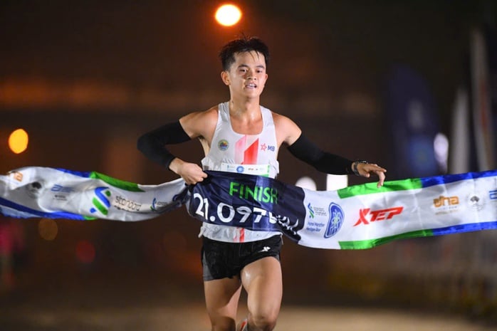 Màn so tài hấp dẫn giữa Huỳnh Anh Khôi, Nguyễn Văn Lai, Phạm Thị Hồng Lệ với các elite quốc tế - Ảnh 7.