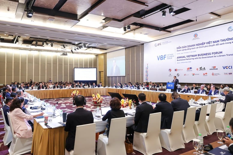 Thủ tướng: Chuyển đổi, tìm kiếm và kiến tạo động lực tăng trưởng mới là khách quan và tất yếu- Ảnh 10.