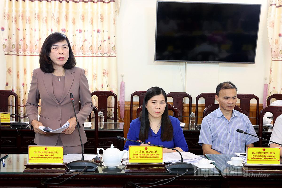 החבר פאם טי מין שואן, חבר הוועדה הקבועה של המפלגה המחוזית וסגן יו