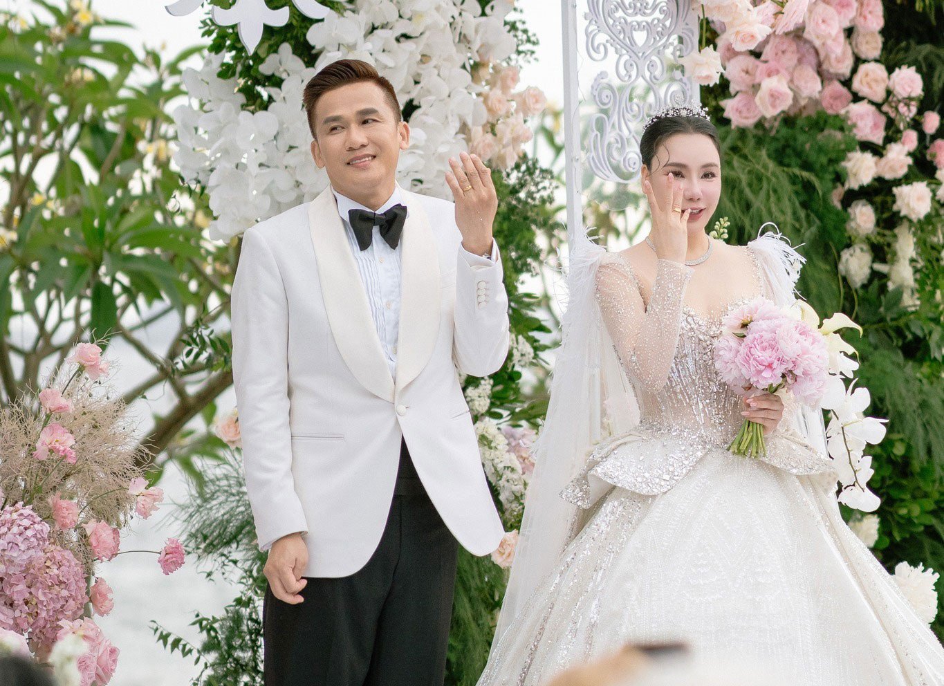 ហូ ក្វាន់ ហឿង ៣.jpg