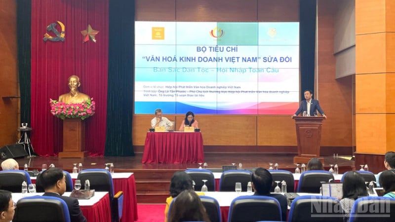 Scene fra pressekonferansen.