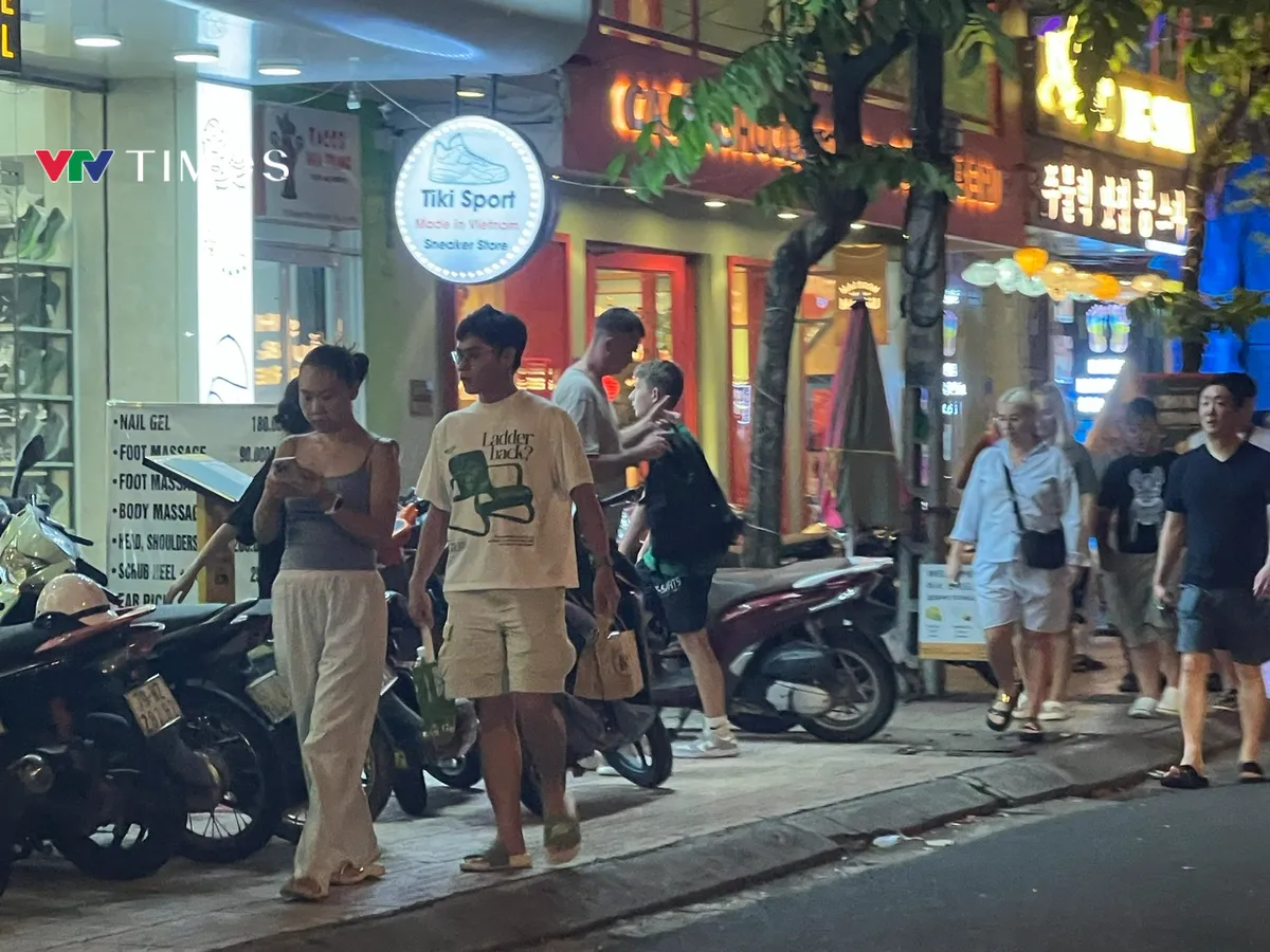 Khánh Hòa ghi nhận tín hiệu tăng trưởng ấn tượng trong mùa cao điểm cuối năm 2025 - Ảnh 1.