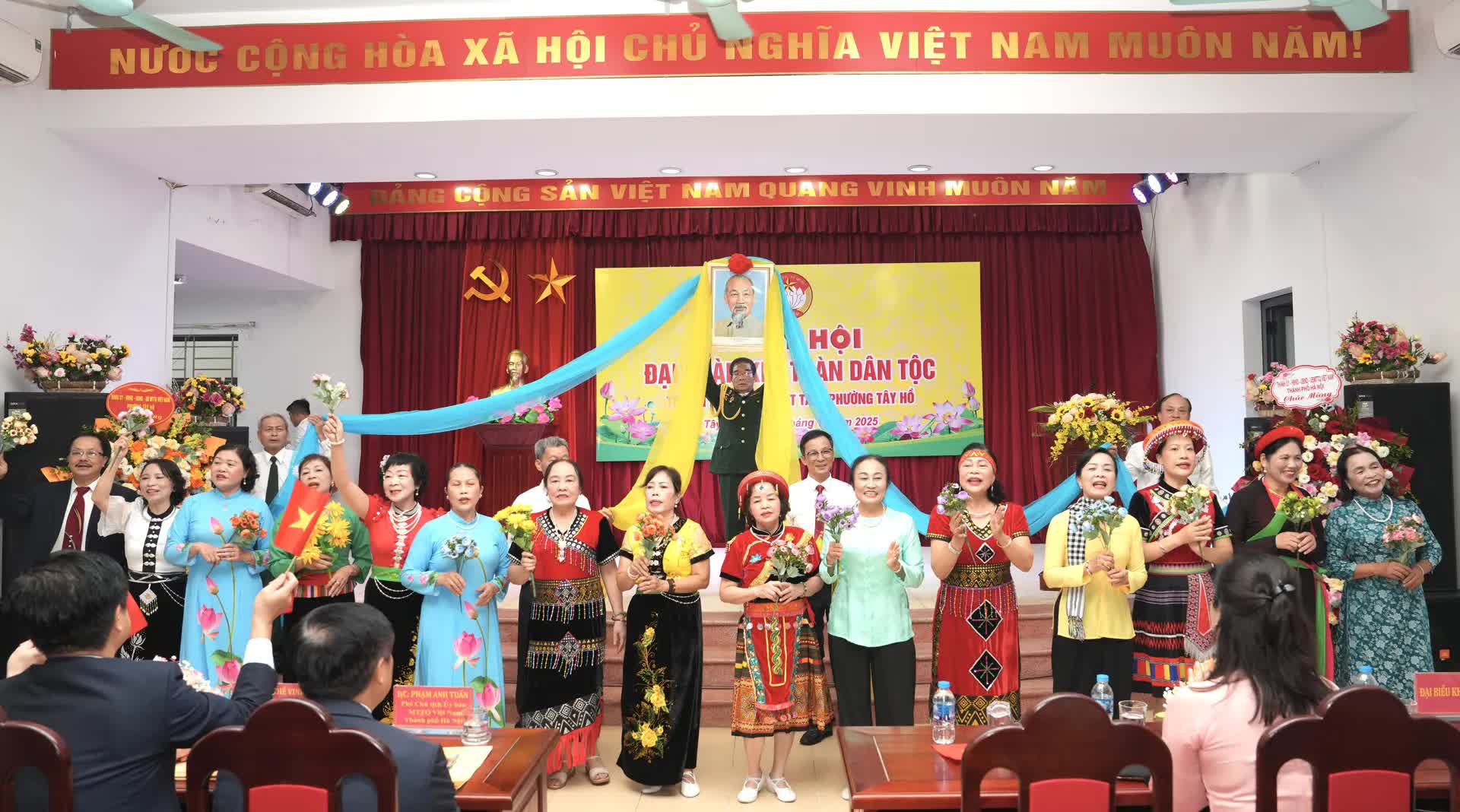 Phường Tây Hồ: Sôi nổi Ngày hội Đại đoàn kết toàn dân tộc khu dân cư số 4- Ảnh 1.