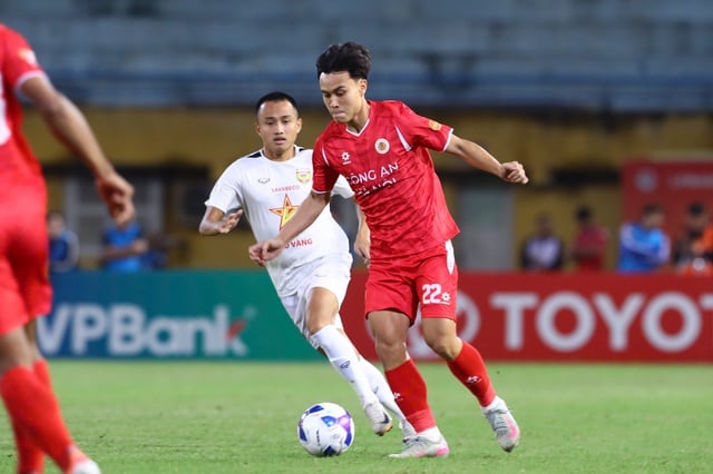 Quang Hải 'vẽ đường cong' tuyệt đẹp, CLB CAHN thắng đậm đội Hà Tĩnh- Ảnh 1.