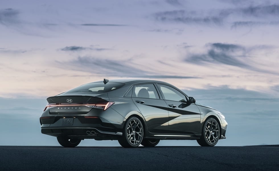 2025 hyundai elantra n ແຖວຫລັງ