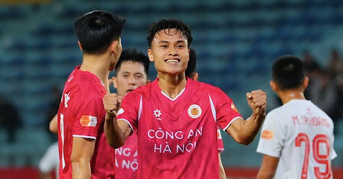 Tuyển thủ U22 Việt Nam ghi bàn cho CLB Công An Hà Nội trước khi hội quân