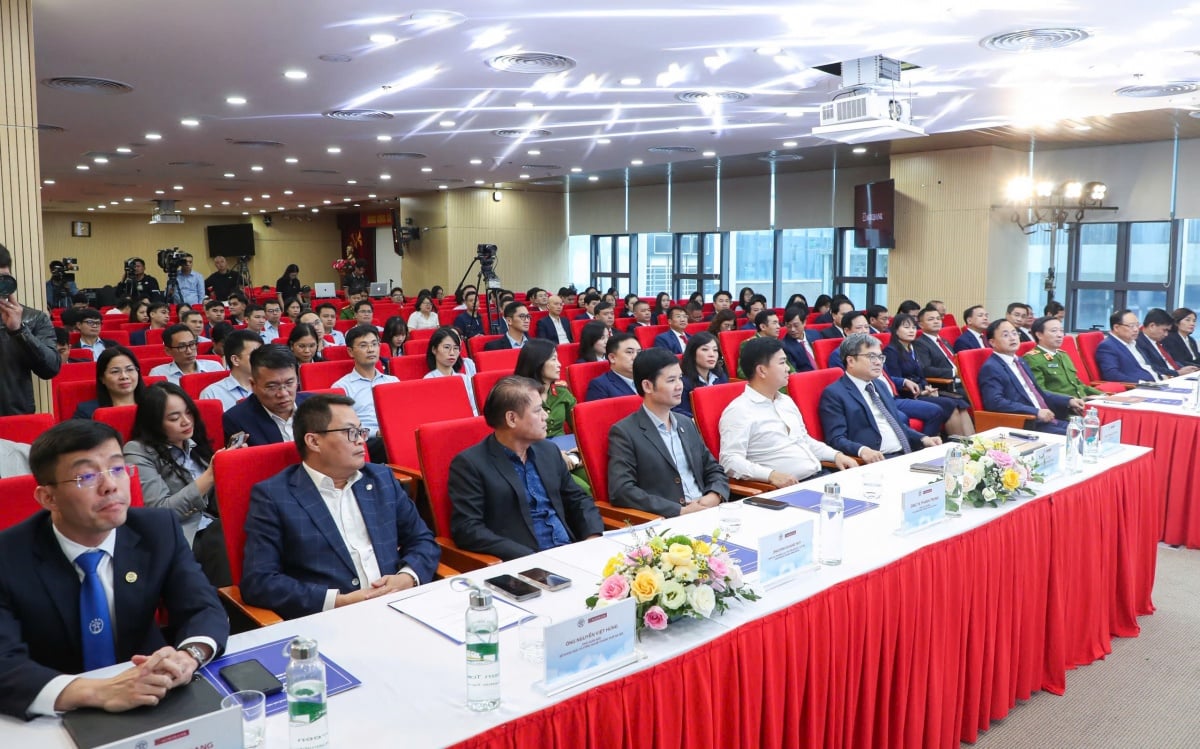 Agribank đồng hành cùng Hà Nội thúc đẩy chuyển đổi số, tạo bước tiến mới trong cải cách hành chính