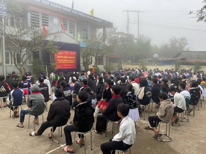 Lai Châu: Truyền thông phòng, chống tác hại của thuốc lá cho học sinh dân tộc thiểu số- Ảnh 1.