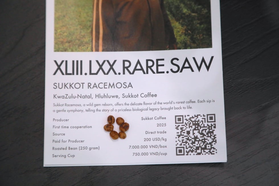 „Cafeneaua bogaților” dintr-o alee din Hanoi, vinde 750.000 VND/cană - 4