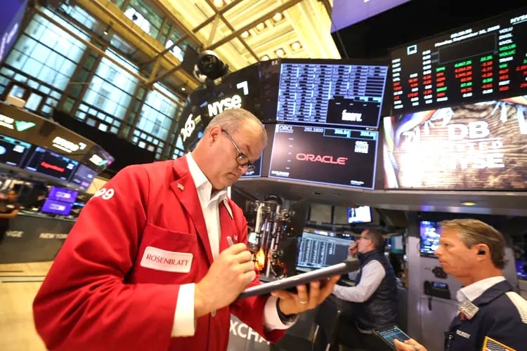 Cổ phiếu công nghệ bứt phá, Phố Wall xóa sạch khoản lỗ tuần trước