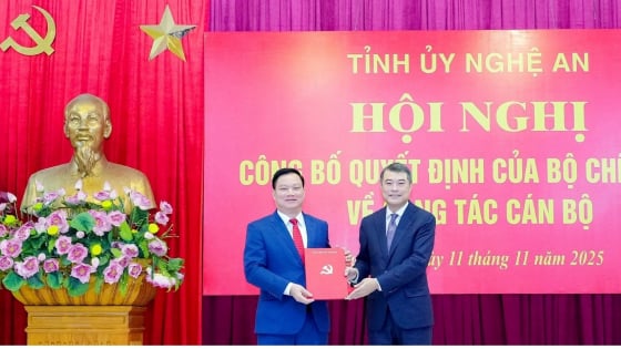 Chủ tịch UBND tỉnh Hưng Yên làm Bí thư Tỉnh ủy Nghệ An