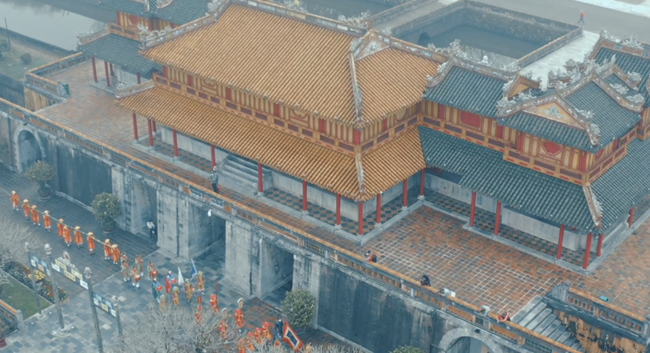 Tôn vinh vẻ đẹp cảnh sắc và con người Huế - Ảnh 1.