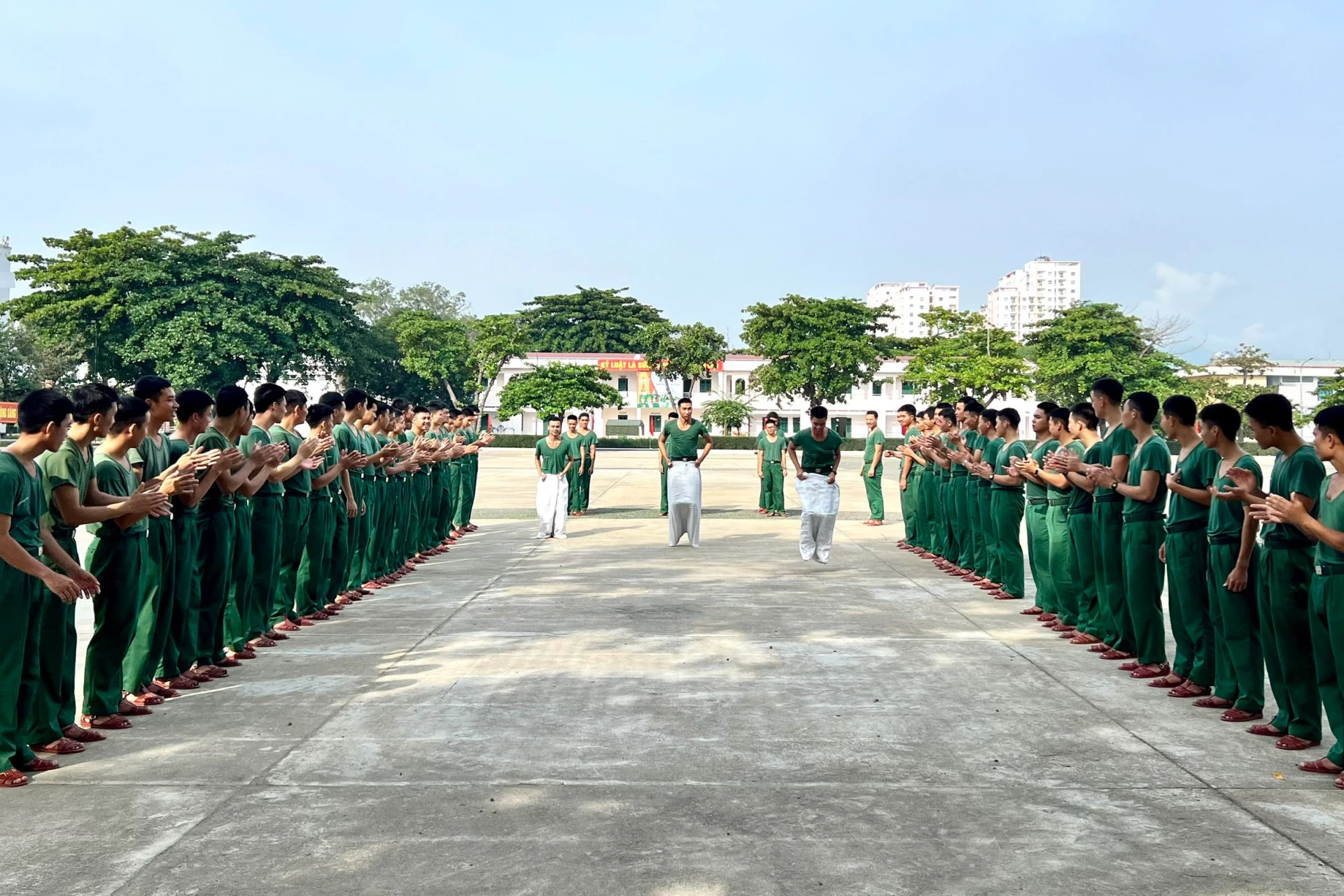 ເຊື້ອຊາດກະສອບ.