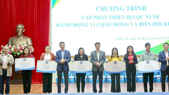 Petrolimex trao tặng 600 bình lọc nước cho hộ dân nghèo tại tỉnh Nghệ An