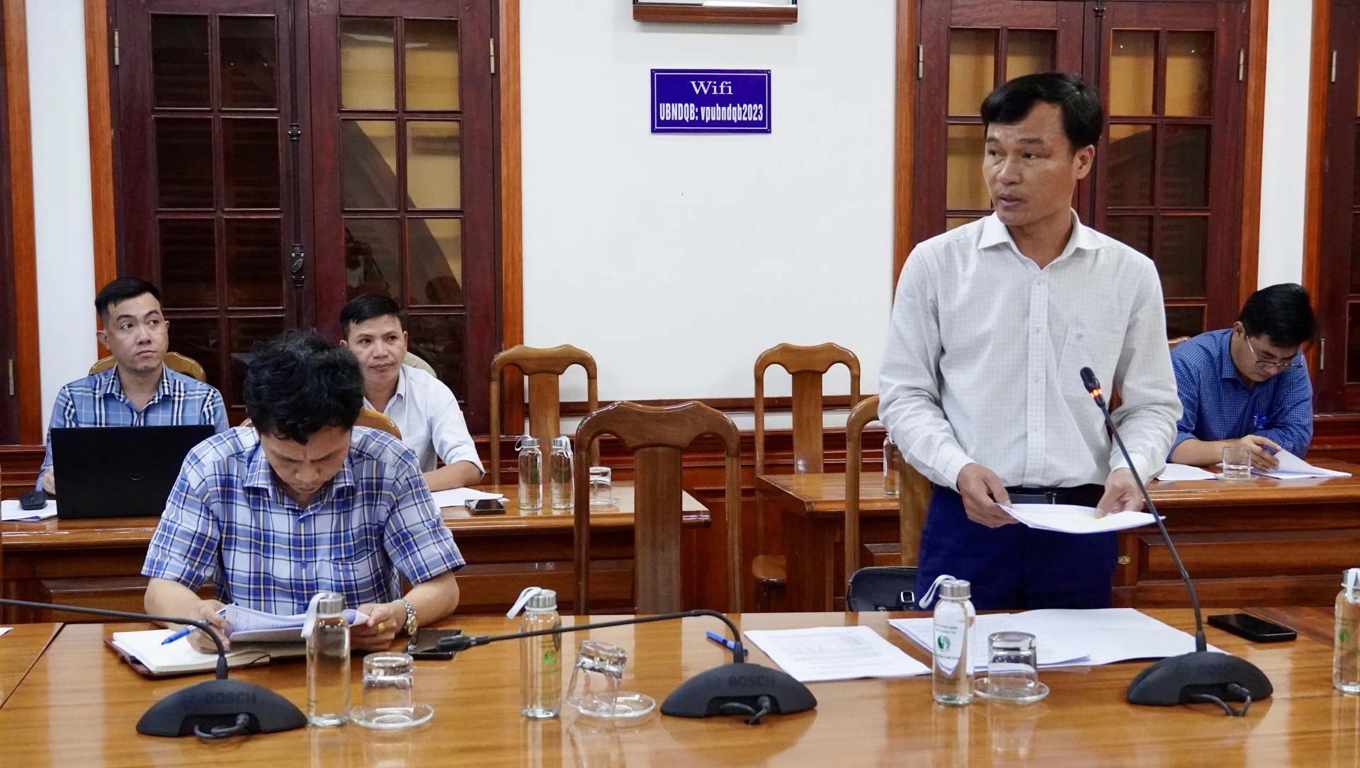 Οι επικεφαλής του Υπουργείου Γεωργίας και Περιβάλλοντος αναφέρουν το έργο κατά της ΠΛΑ αλιείας στην επαρχία - Φωτογραφία: H.N