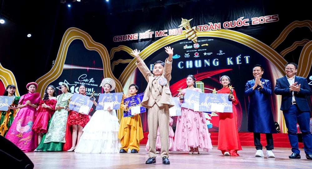 ស្មារតីជាតិភ្លឺស្វាងក្នុងរាត្រីចុងក្រោយនៃ MC Junior ថ្នាក់ជាតិឆ្នាំ 2025 - រូបថត 2