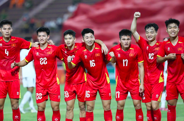 U.23 Việt Nam chơi tấn công trước các đội hàng đầu châu Á: Một diện mạo cực mới
- Ảnh 1.
