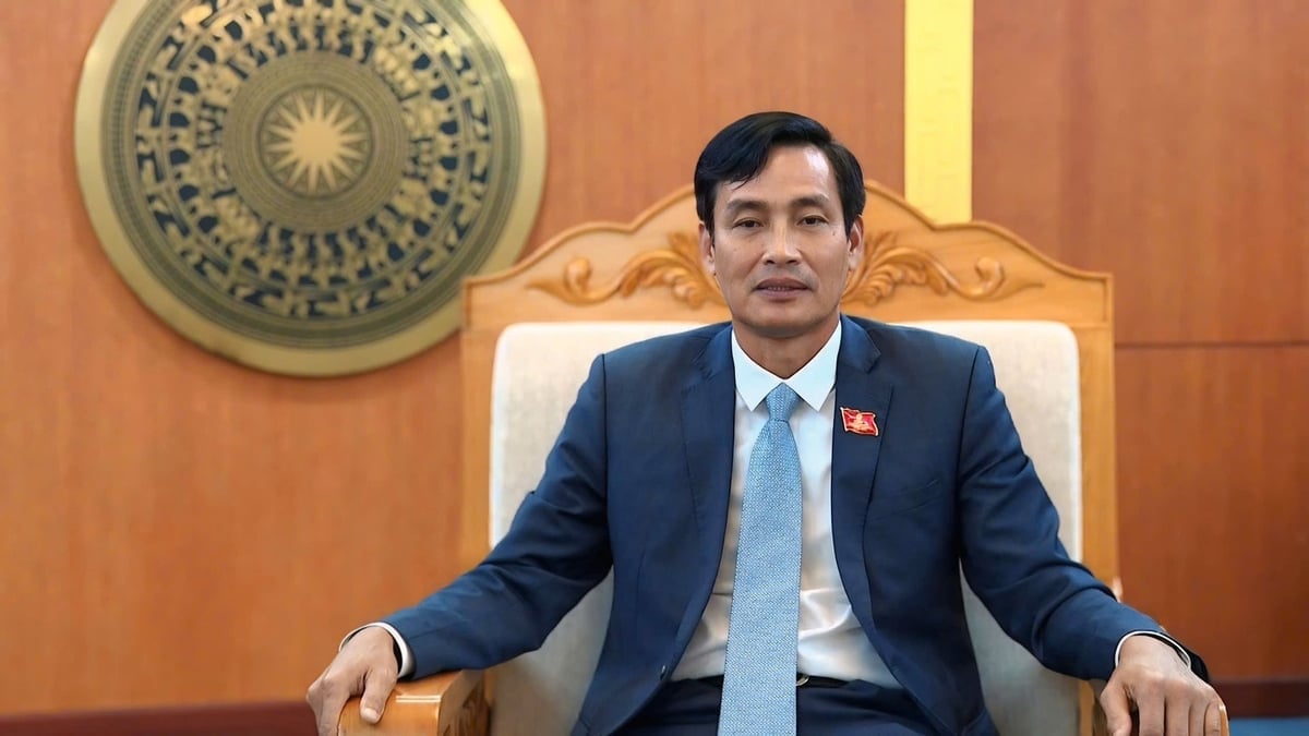 Thứ trưởng Bộ Nông nghiệp và Môi trường Trần Quý Kiên mong muốn thế hệ trẻ hãy tiếp tục giữ vững 'ngọn lửa' đam mê với lòng đất - ngọn lửa của các bậc tiền bối. Ảnh: Mai Đan.