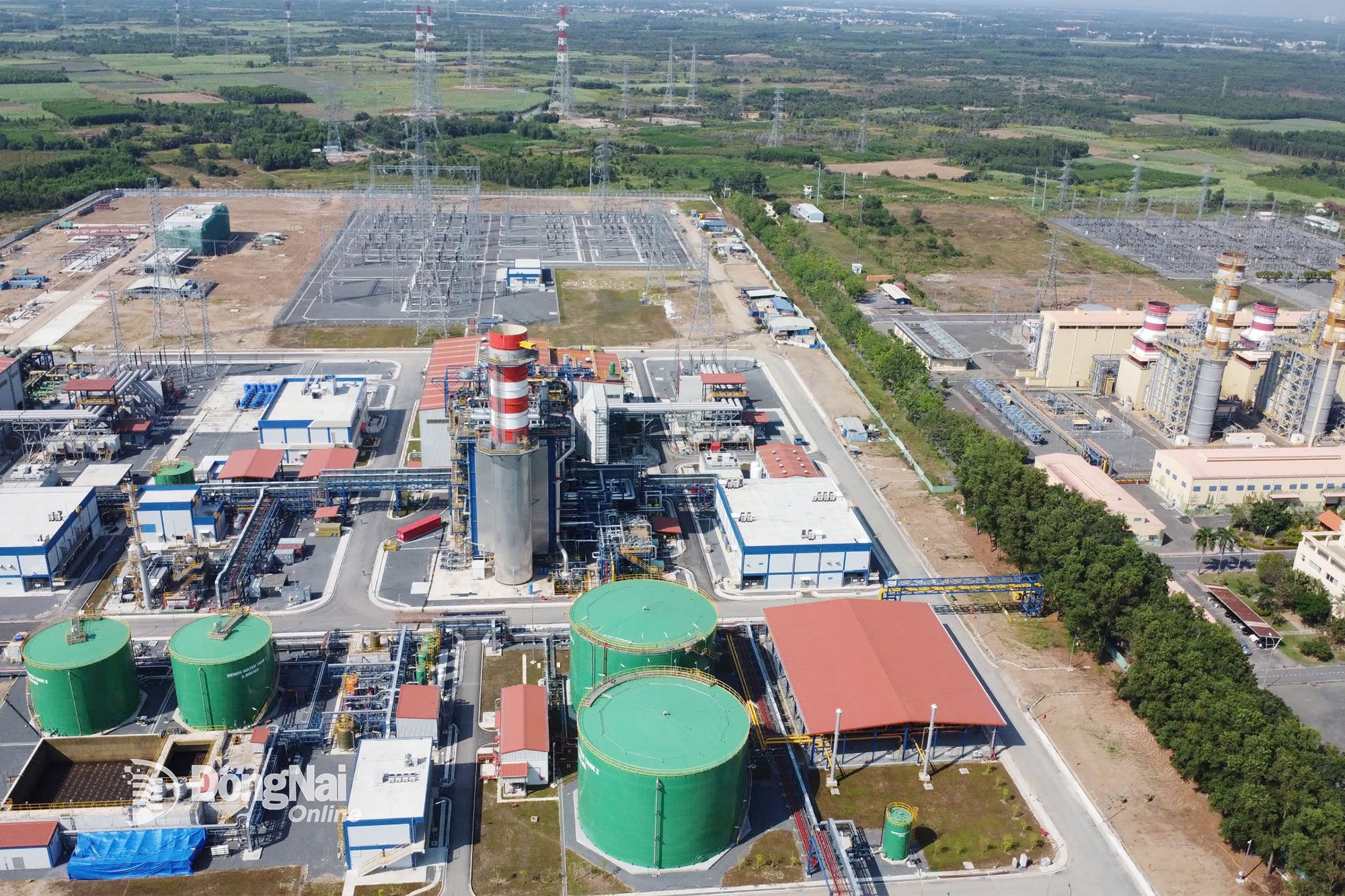 Projek Loji Janakuasa Nhon Trach 3 dan 4 dijangka beroperasi secara komersial pada November dan Disember 2025.