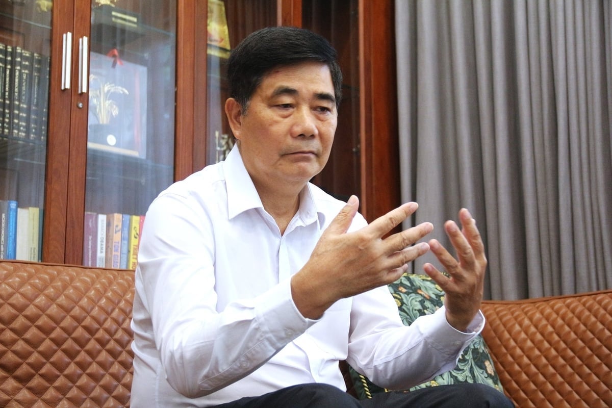 'Người nông nghiệp' thường bộc lộ sự giản dị, gần gũi và gắn bó với nông dân. Ảnh: Phạm Hiếu.