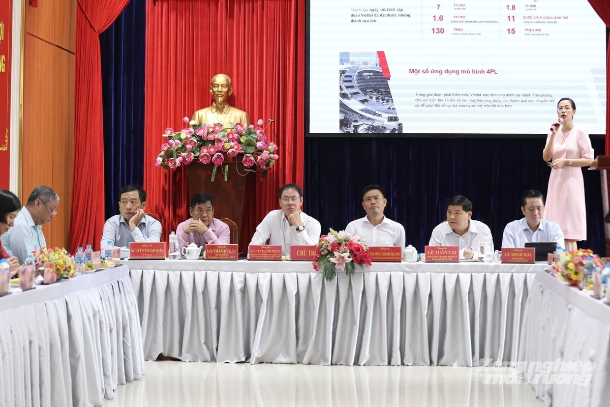 Tọa đàm 'Sản xuất, tiêu thụ nông sản sạch trên địa bàn TP.HCM' với sự tham gia của các Sở, ngành, HTX, doanh nghiệp và nông dân trên địa bàn thành phố. Ảnh: Nguyễn Thủy.