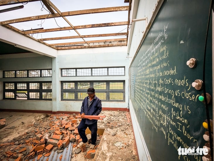 Trường lớp vùng tâm bão Kalmaegi khẩn trương dọn dẹp, mong sớm rộn ràng tiếng cười trở lại- Ảnh 5.