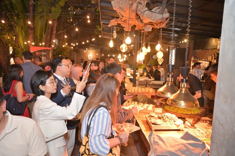 Sự kiện văn hóa và ẩm thực thường niên này mang đến cho người Việt Nam và bạn bè quốc tế một hành trình sống động khám phá hương vị, truyền thống và phong cách sống của Argentina

