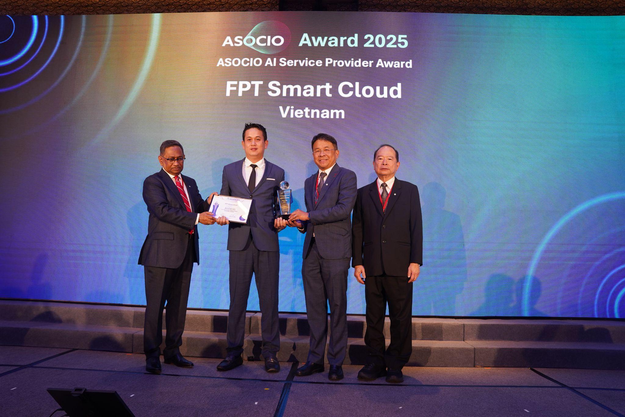 FPT receives ASOCIO award-2.jpg