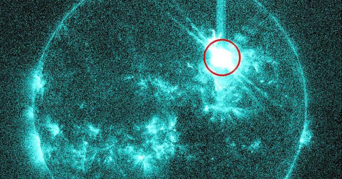 Mặt trời 'bùng nổ', nguy cơ làm gián đoạn liên lạc và vệ tinh toàn cầu