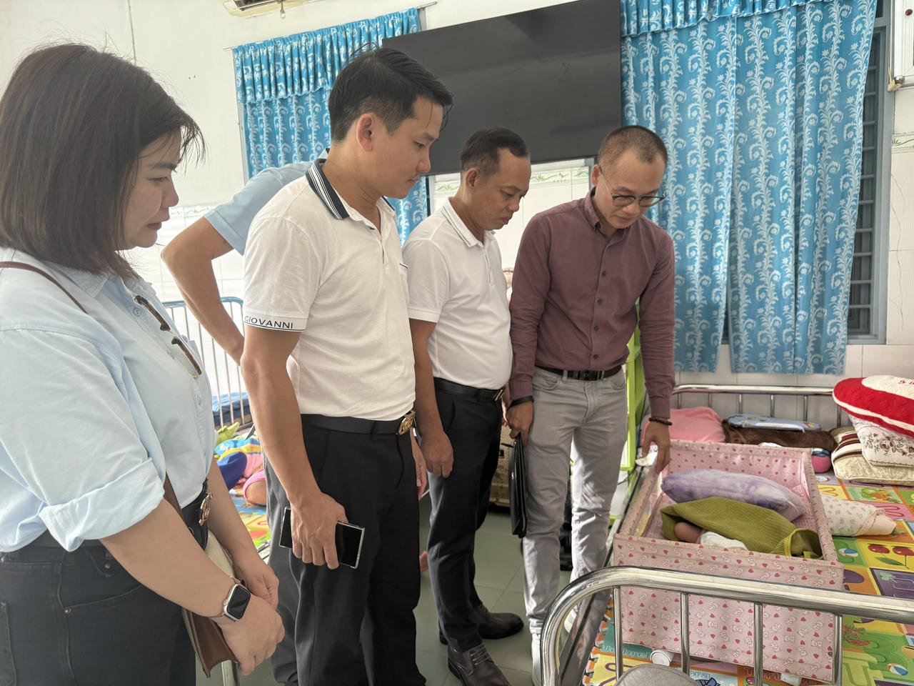 នៅវត្ត Duc Son កុមារត្រូវបានចិញ្ចឹមបីបាច់ក្នុងបរិយាកាសសន្តិភាព ពោរពេញដោយក្តីស្រលាញ់ពីដូនជី។