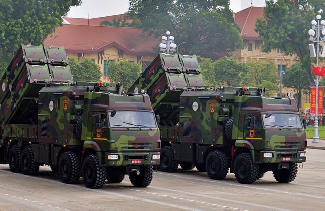 Đề xuất phụ cấp bằng '550% lương hiện hưởng' để thu hút nhân tài vào quân đội - Ảnh 1.