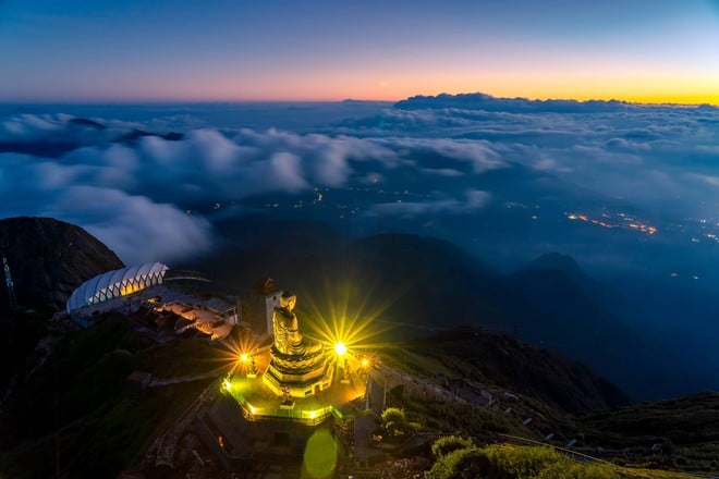 ຊົມວິວທາງຊ້າງເຜືອກໃນຍາມກາງຄືນຢູ່ເທິງຈອມພູ Fansipan - ຮູບ 6.