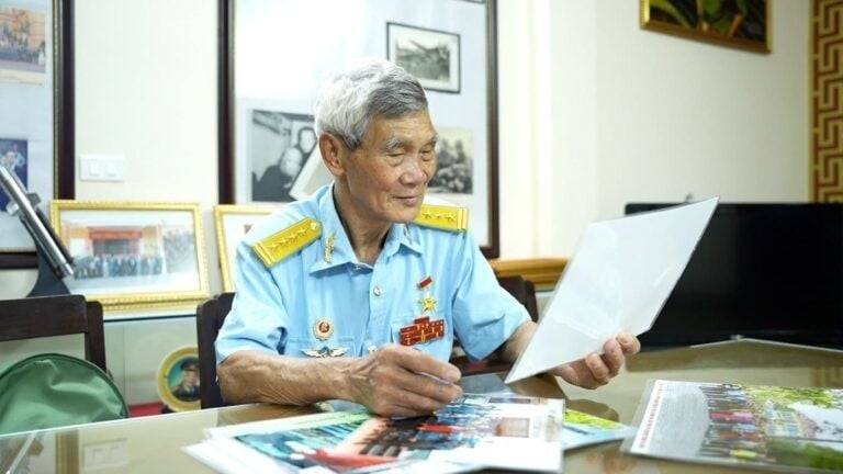 វរសេនីយ៍ឯក Dinh The Van បានលះបង់បេះដូងរបស់គាត់យ៉ាងខ្លាំងចំពោះវប្បធម៌ និងប្រវត្តិសាស្ត្រវៀតណាម។