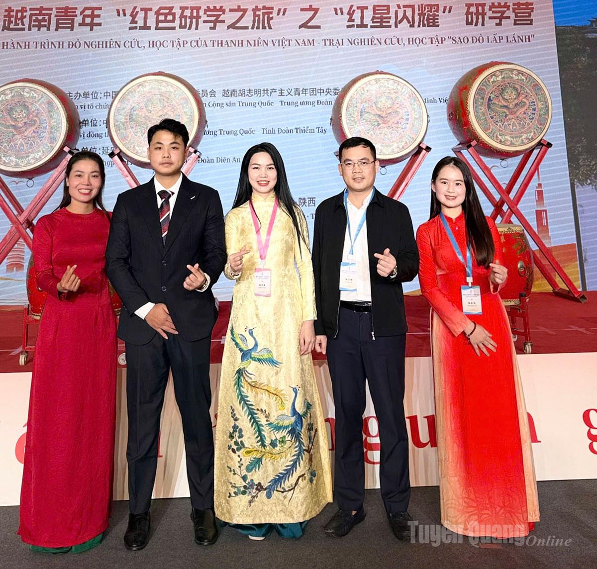 គណៈប្រតិភូយុវជន Tuyen Quang បានចូលរួមដំណើរ Red Journey ទៅសិក្សា និងស្រាវជ្រាវនៅប្រទេសចិន។