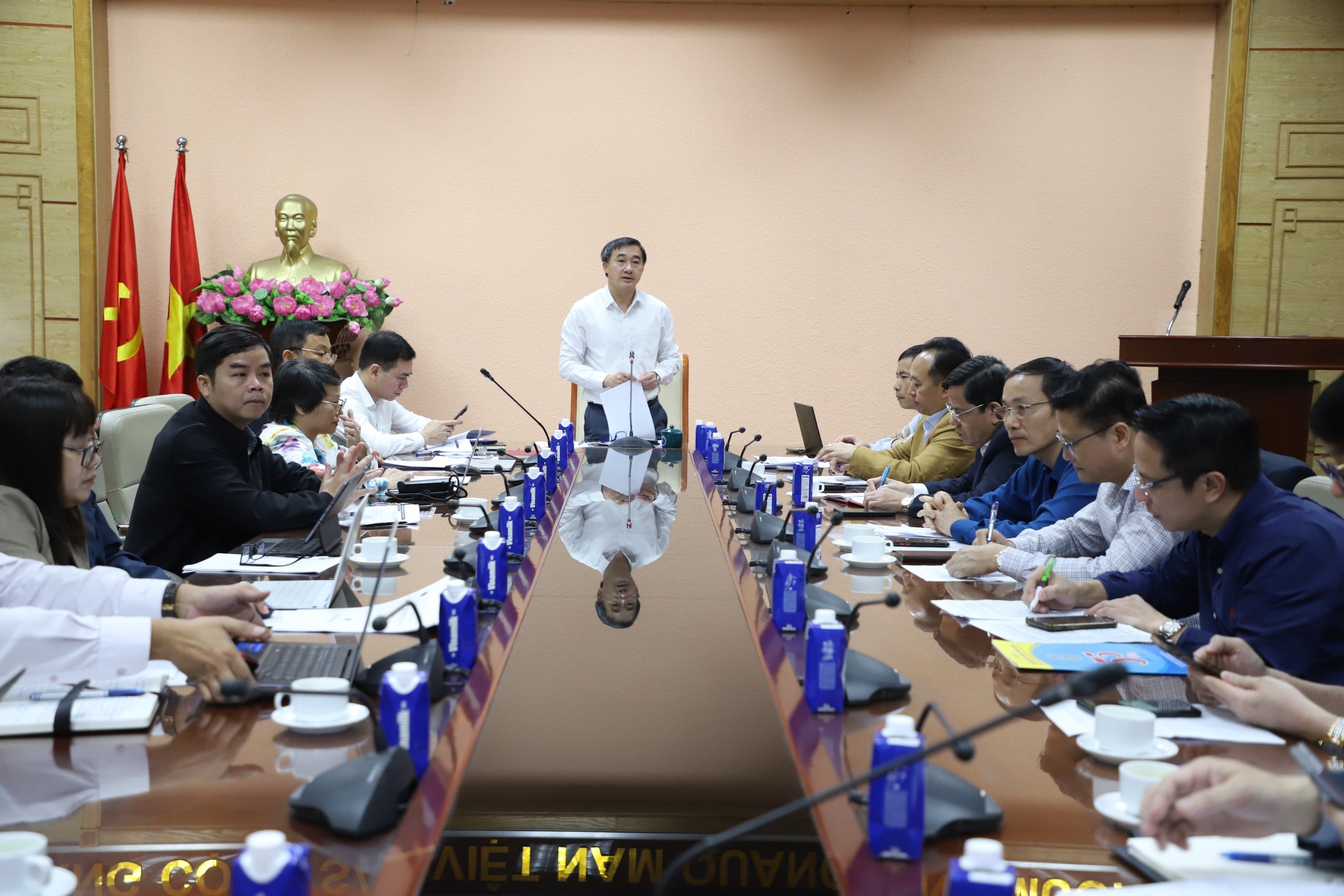 Đẩy nhanh tiến độ xây dựng định mức kinh tế - kỹ thuật dịch vụ khám, chữa bệnh- Ảnh 4.