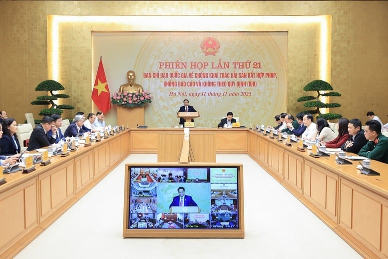 ທ່ານນາຍົກລັດຖະມົນຕີ ຟ້າມບິ່ງມິງ ເປັນປະທານກອງປະຊຸມຄັ້ງທີ 21 ຂອງຄະນະຊີ້ນຳແຫ່ງຊາດກ່ຽວກັບການຕ້ານການຫາປາ IUU. ພາບ: VGP/Nhat Bac. Thủ tướng Chính phủ Phạm Minh Chính chủ trì Phiên họp thứ 21 của Ban Chỉ đạo quốc gia về chống khai thác IUU. Ảnh: VGP/Nhật Bắc.