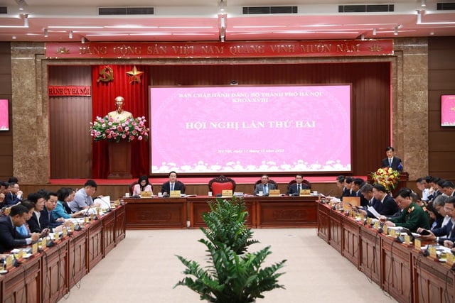 Bí thư Thành ủy Hà Nội: Phân cấp, ủy quyền triệt để, chuyển giao thực quyền cho cơ sở- Ảnh 3.