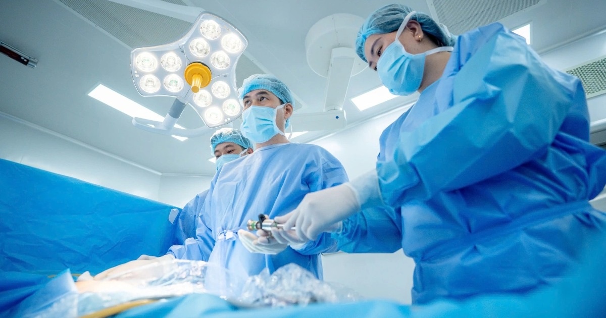 Phẫu thuật nội soi cho bệnh nhân bị thoát vị vết mổ vùng thắt lưng hiếm gặp