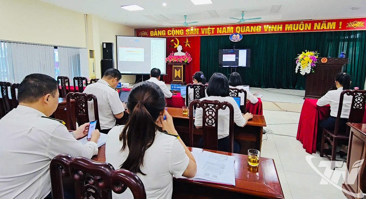 نمایندگان شرکت کننده در کنفرانس.