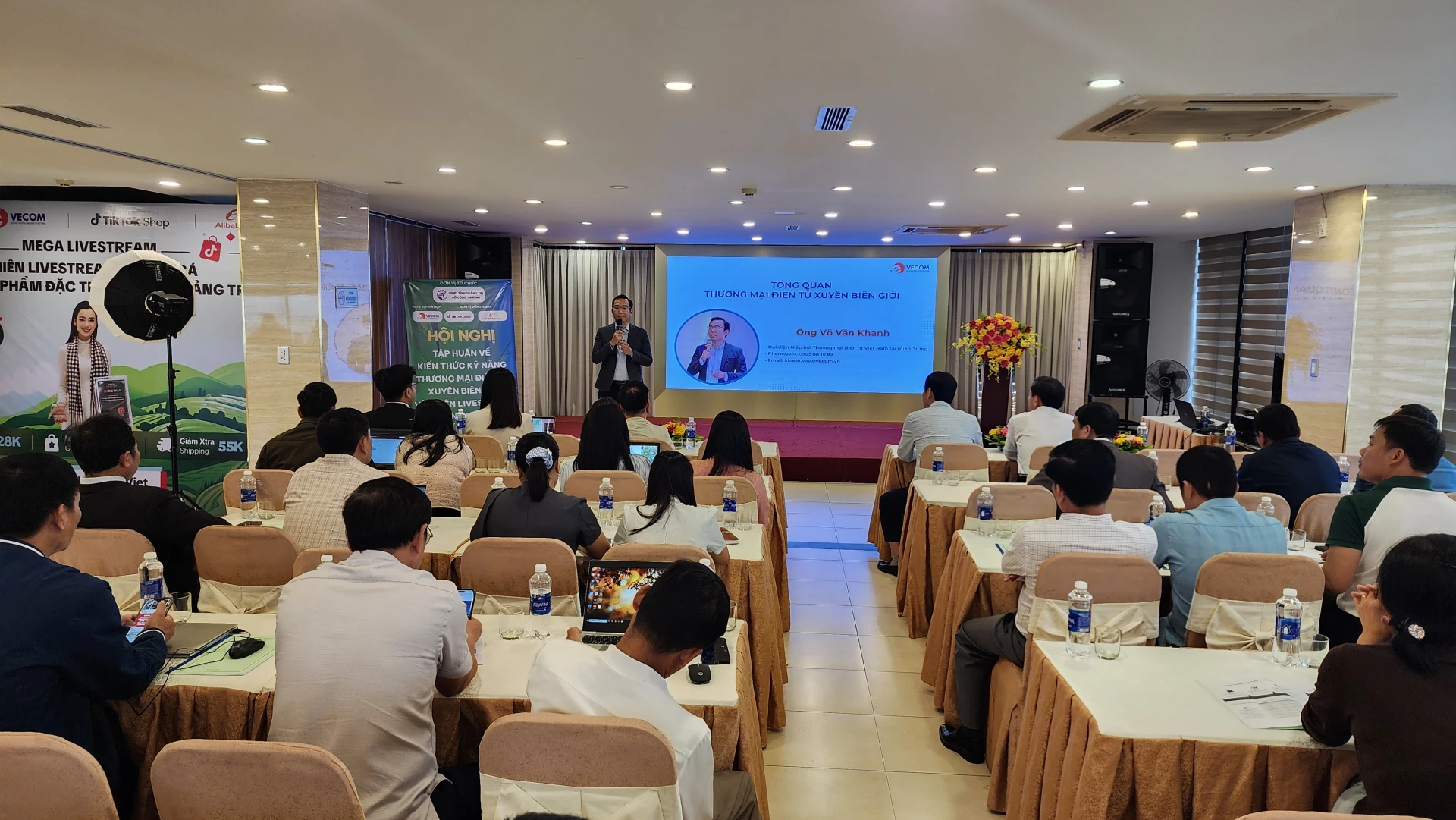 ទិដ្ឋភាពថ្នាក់បណ្តុះបណ្តាលពាណិជ្ជកម្មអេឡិចត្រូនិកឆ្លងព្រំដែន - រូបថត៖ តា ហុង