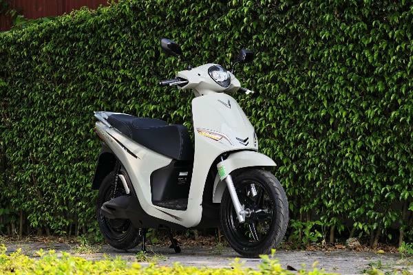 Подвійна відстань, подвійні стимули, подорожувати далеко на електромотоциклі – це «дрібниця» з VinFast Feliz