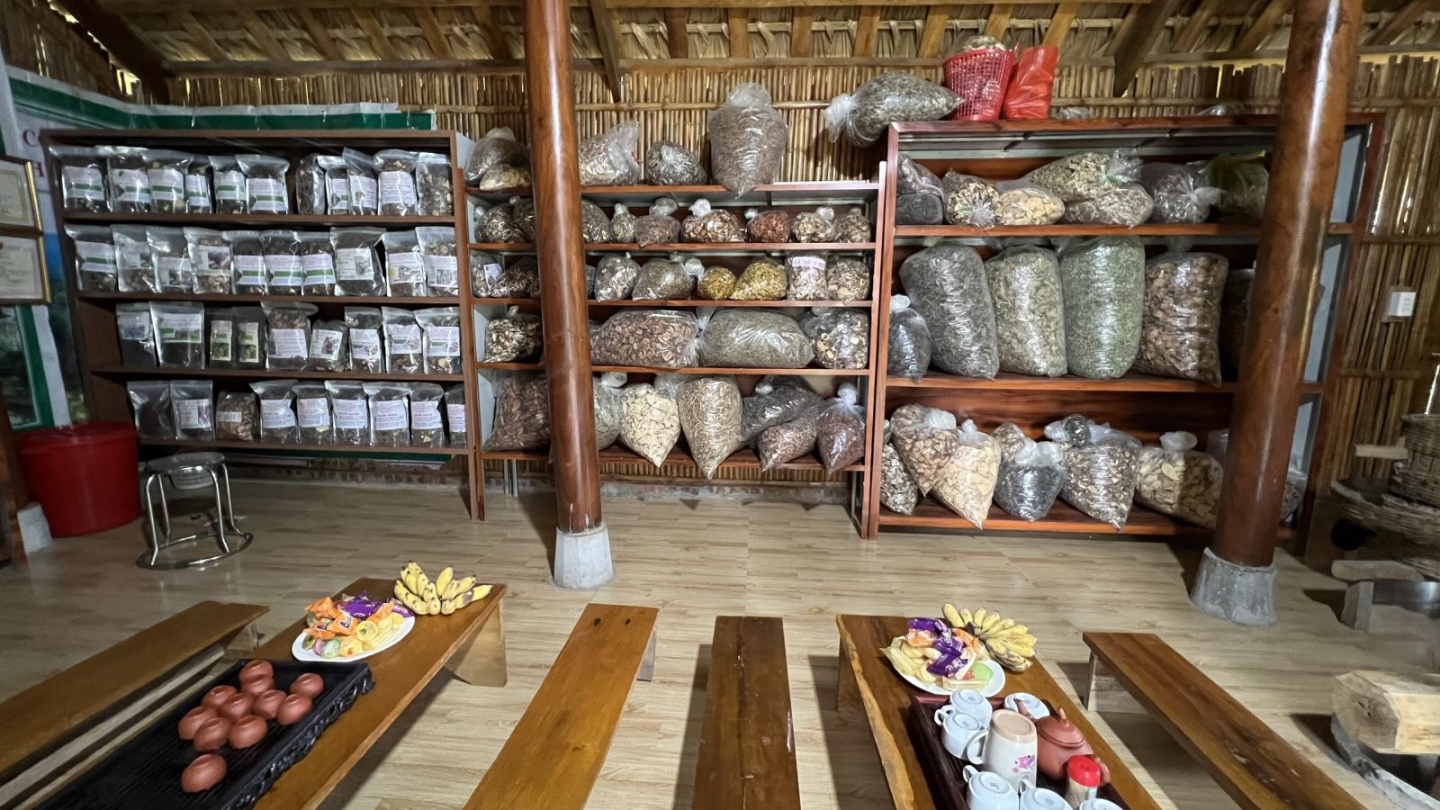 ຄຳບັນຍາຍຮູບ