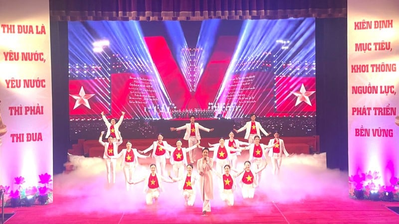 បើក​ការ​ប្រកួត​និពន្ធ​បទ​ចម្រៀង​អំពី​វប្បធម៌ កីឡា និង​ទេសចរណ៍។