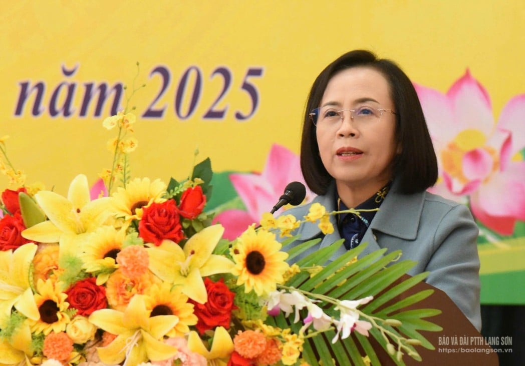 Đồng chí Đoàn Thị Hậu, Phó Bí thư Thường trực Tỉnh ủy, Chủ tịch HĐND tỉnh phát biểu tại ngày hội