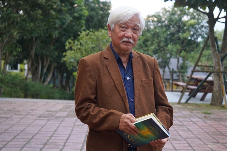 ها هوي ثانه يعود بكتاب عن الحب في عصر الذكاء الاصطناعي - صورة 3 Hà Huy Thanh trở lại với cuốn sách về tình thương trong thời đại AI - Ảnh 3.