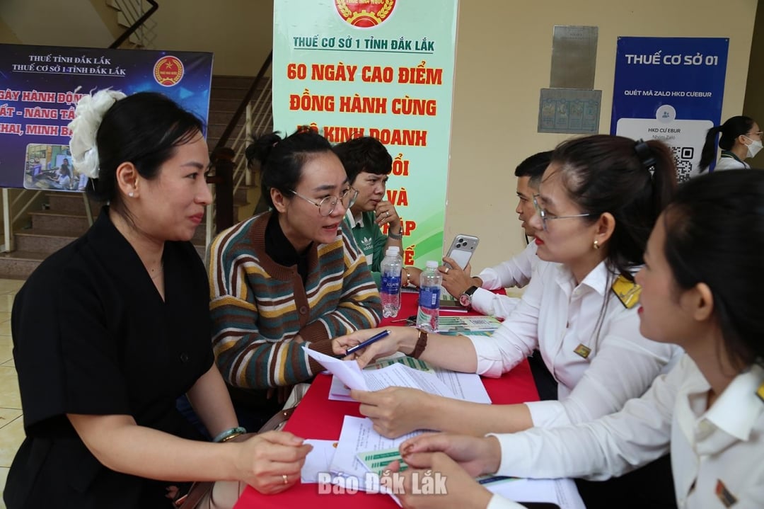 Titik sokongan pembayar cukai di Pusat Politik Wad Buon Ma Thuot