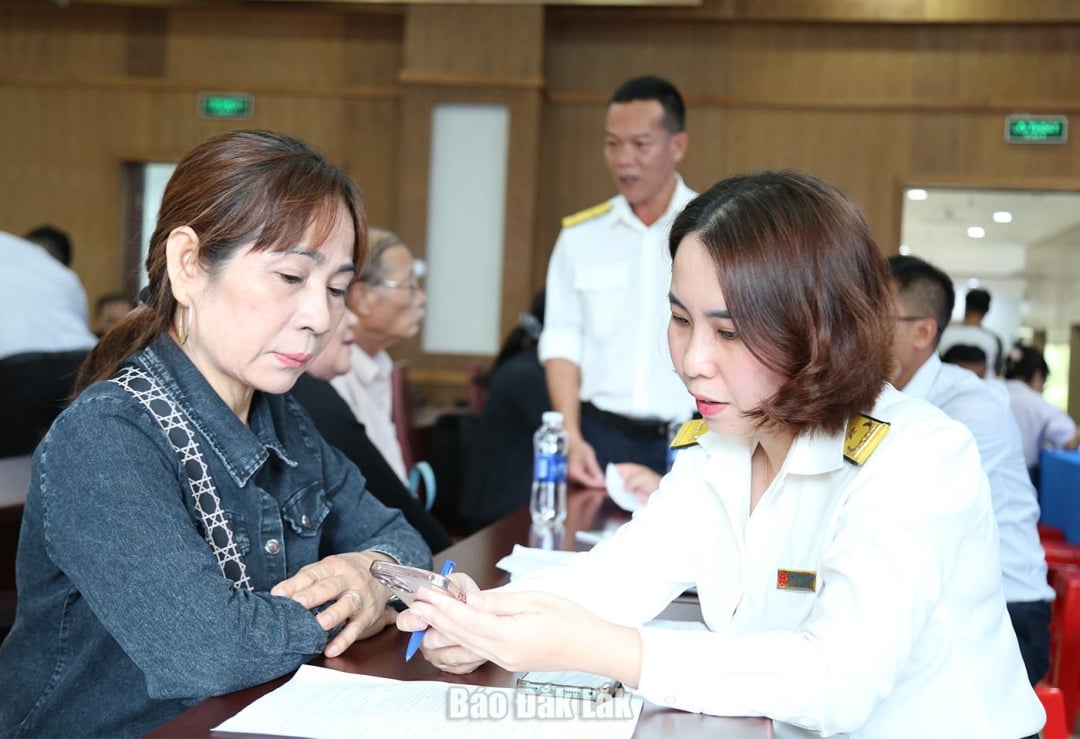 Sokongan untuk isi rumah perniagaan di ibu pejabat Jabatan Cukai 1 wilayah Dak Lak